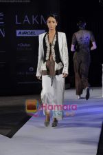 on day 1 Lakme Fashion Week for designer Anamika Khanna in Tote on 10th March 2011 (85).JPG